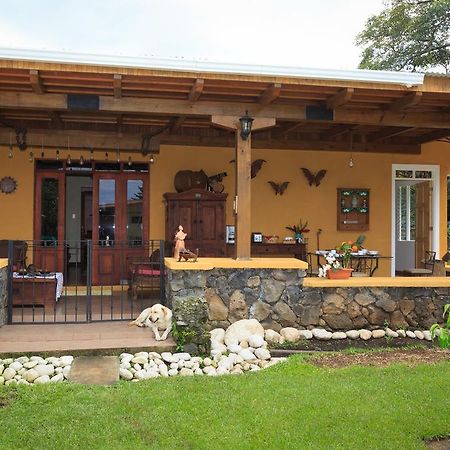 Airport Rio Segundo Studio Bed and Breakfast Alajuela Exterior foto